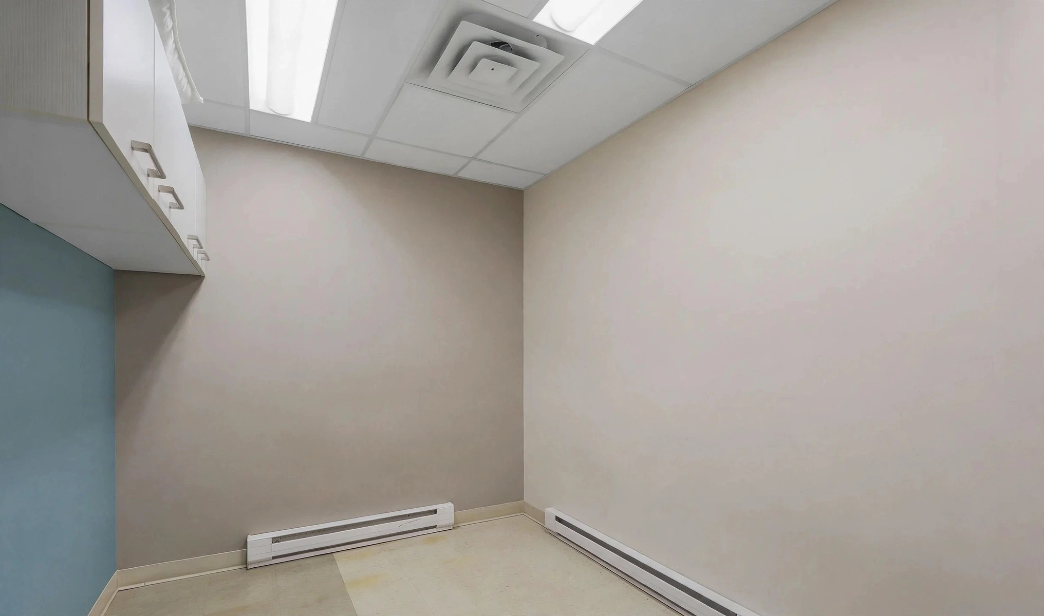 Concept visualization: an exam room completely empty