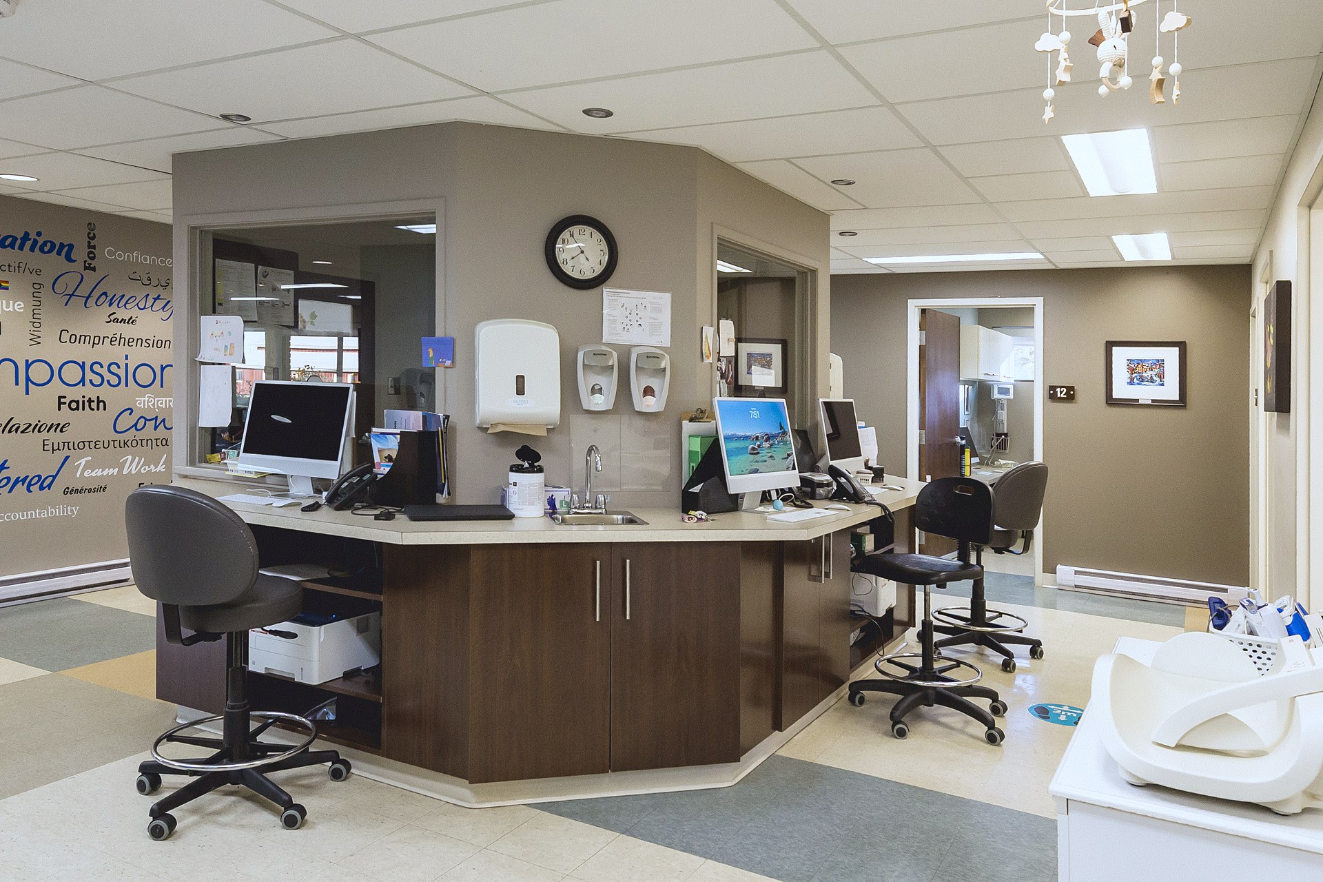 Central nursing and reception station